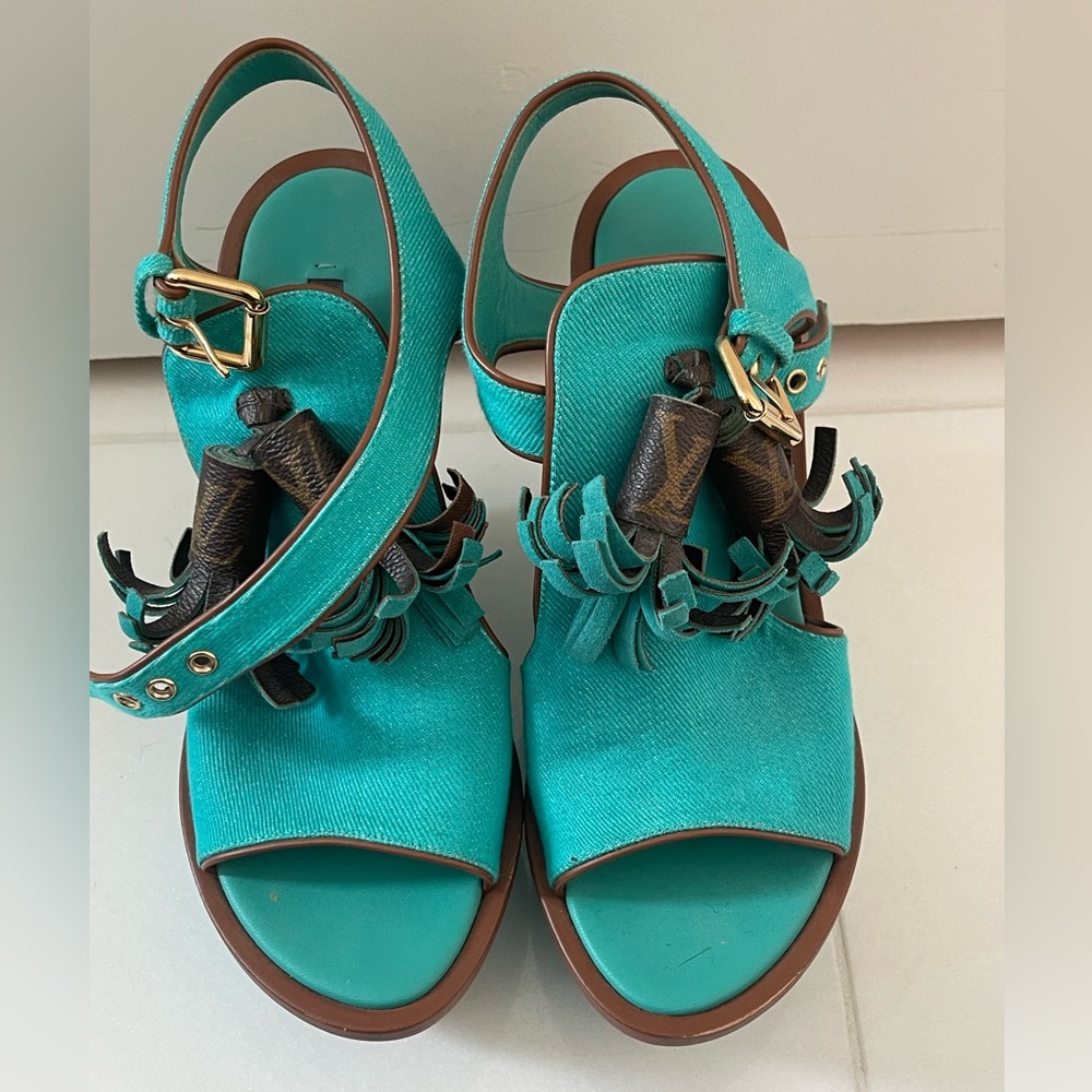 COPY - Louis Vuitton Wedge